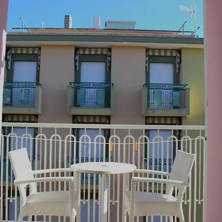 Hotel apartamentowy Rosa 3*